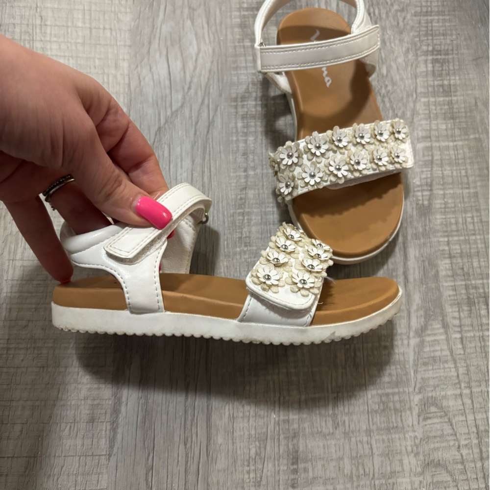 Nina flower Sandals size 11